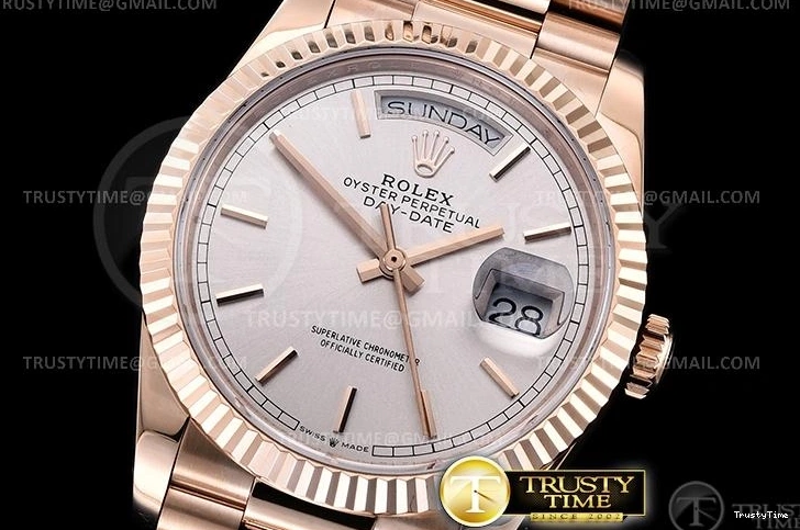 1030 RDD0219E – DayDate 36mm RelaxedFit 695